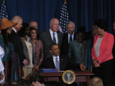 Obama Signs Renewal of Anti-Trafficking Act
